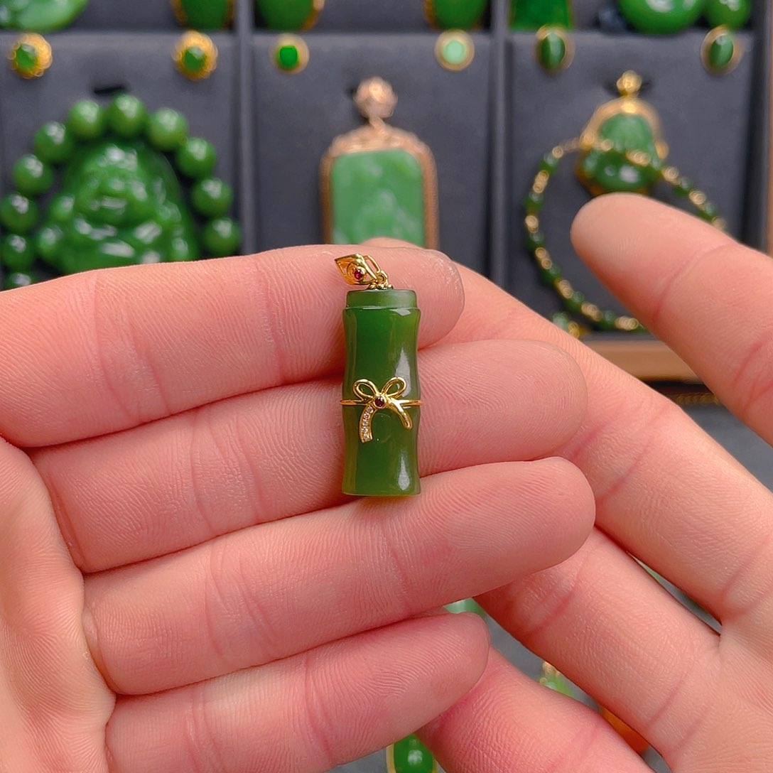 和田玉（碧玉）吊坠(不含链)18K金镶嵌1280