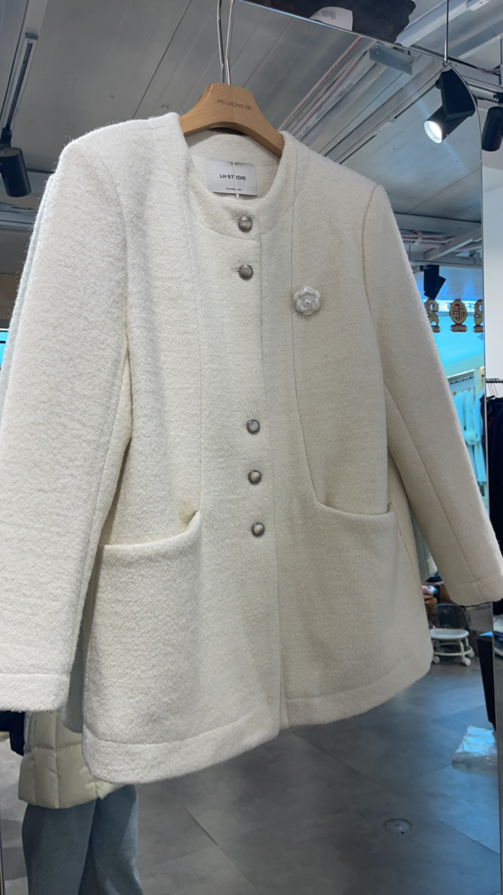 8013新宠儿圆领单排扣简约设计外套