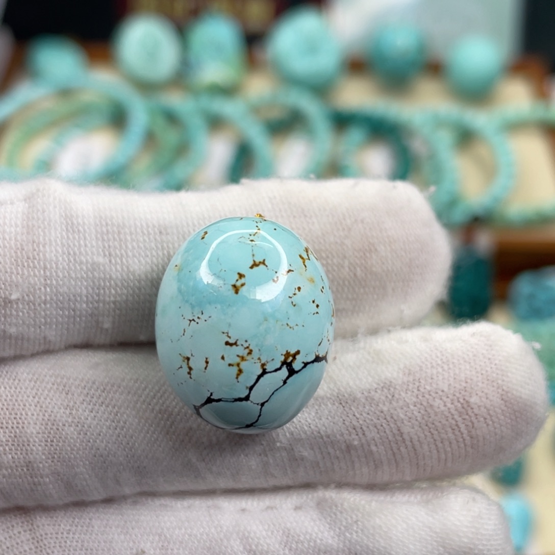 绿松石未镶嵌颈饰