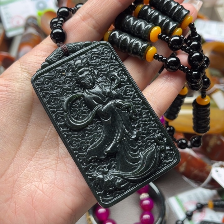 和田玉颈饰未镶嵌