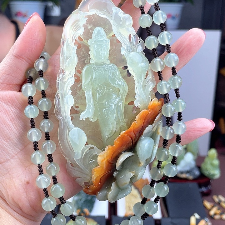 蛇纹石玉未镶嵌颈饰