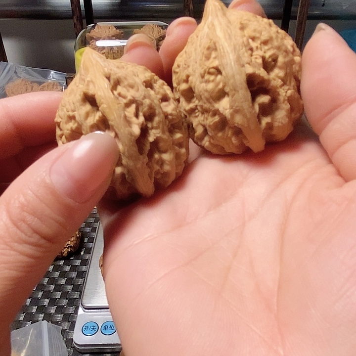 吊坠文玩核桃大沽石，边38