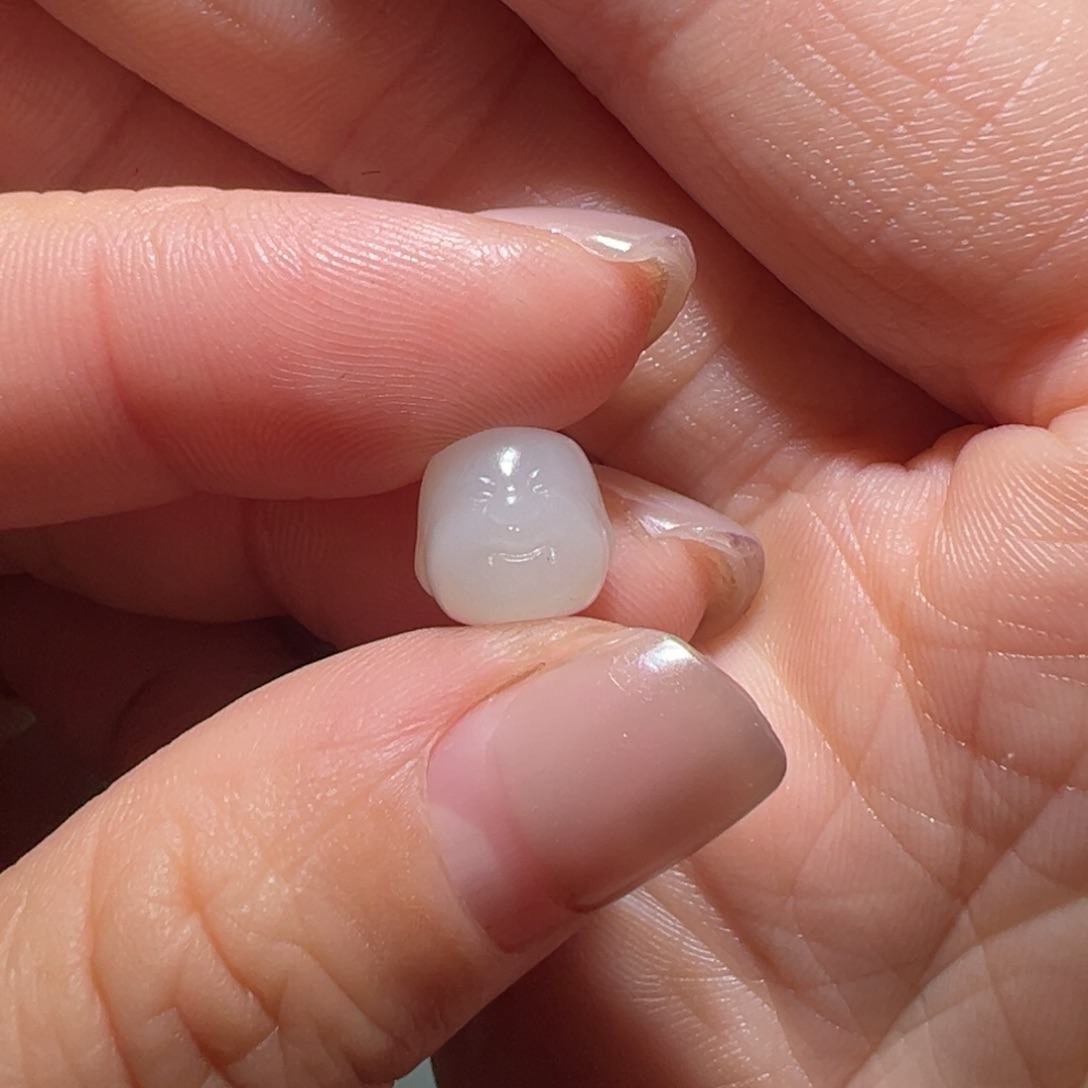 颈饰未镶嵌和田玉小***?