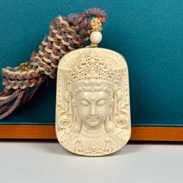 H7519天然猛犸牙 雕刻牌36*51*18mm一物一图 假一罚十