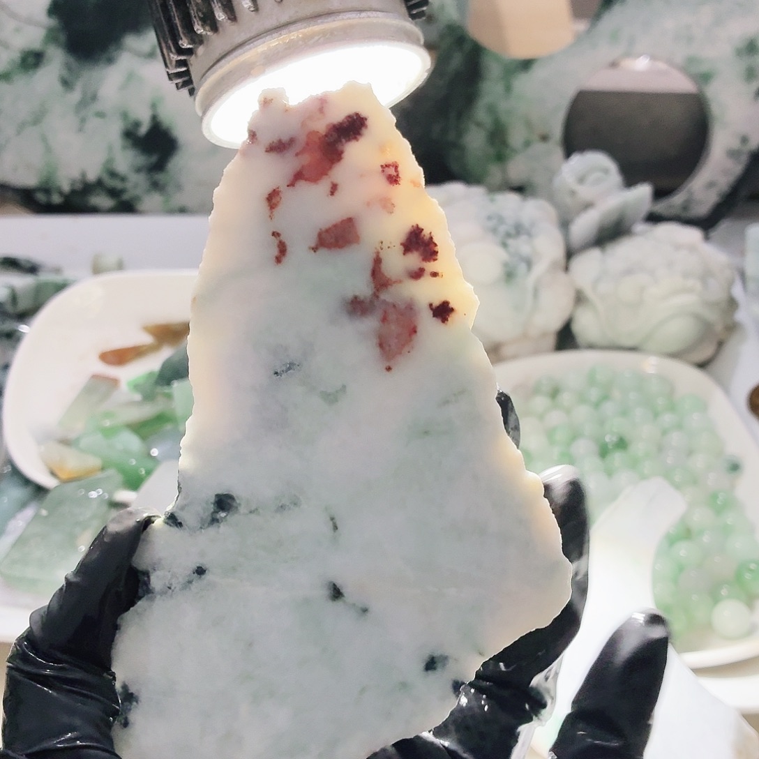 翡翠未镶嵌颈饰边角料
