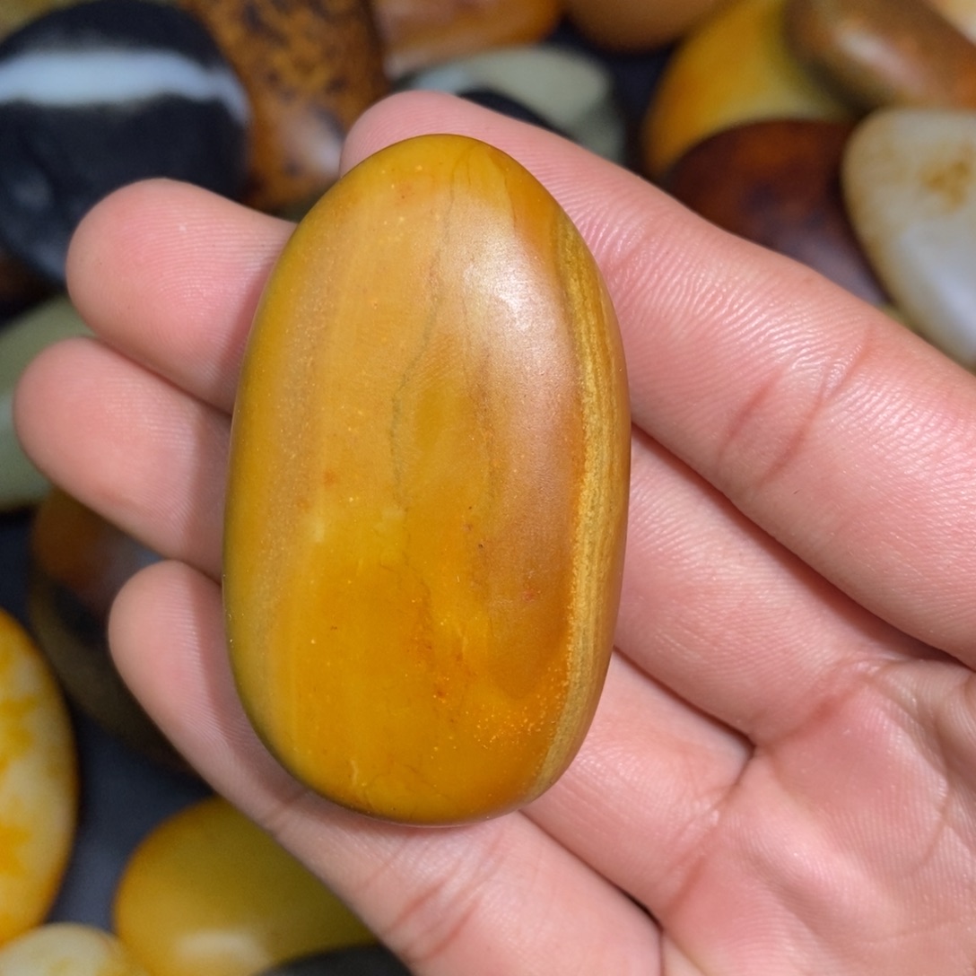 和田玉未镶嵌珠宝奇石