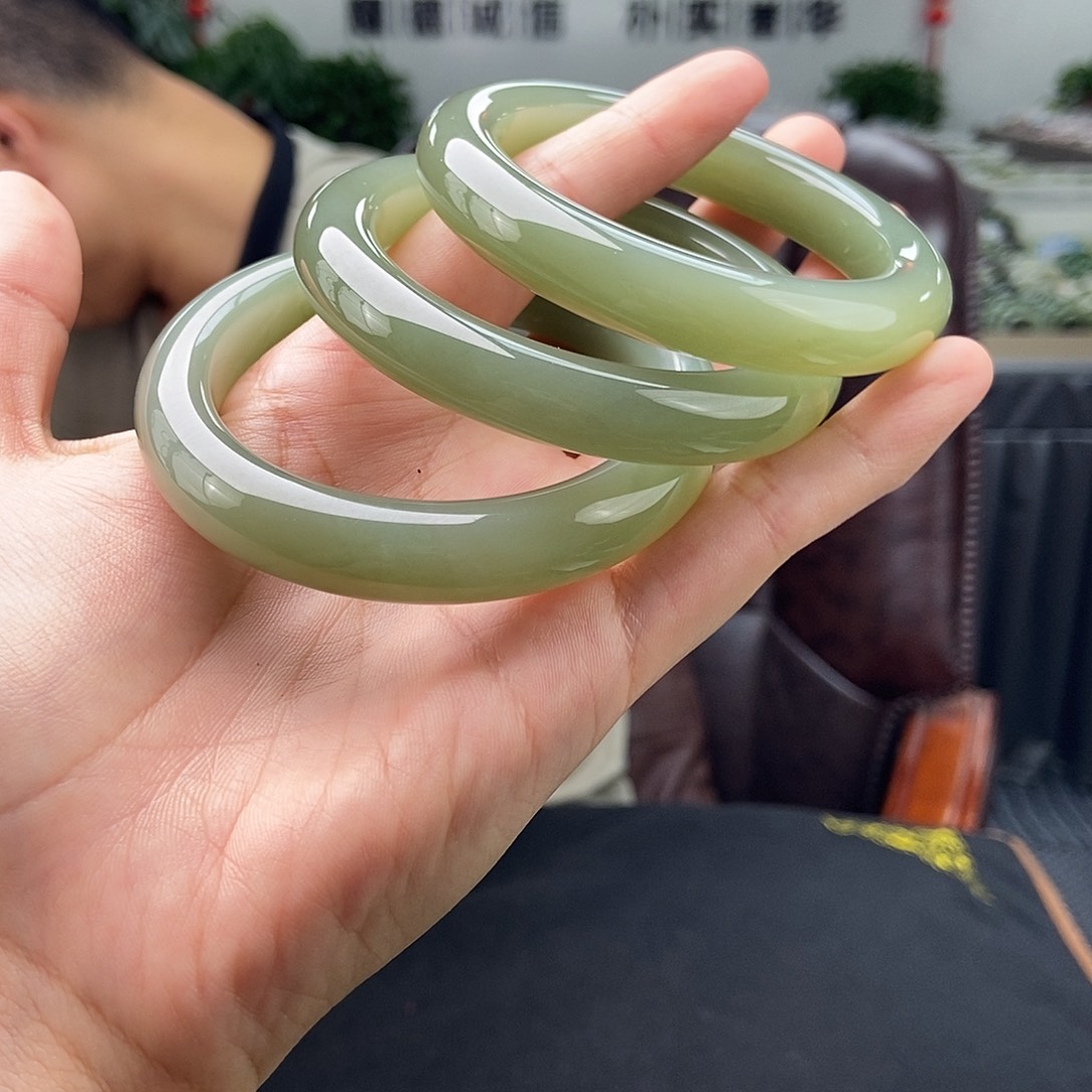 和田玉手镯未镶嵌50-61颜色多样性发拍一发一