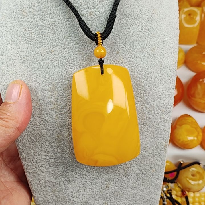 蜜蜡吊坠(赠链)未镶嵌