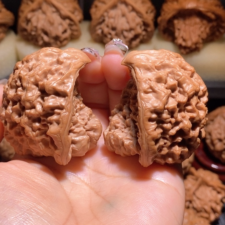 文玩核桃把件焦**。49蛇头