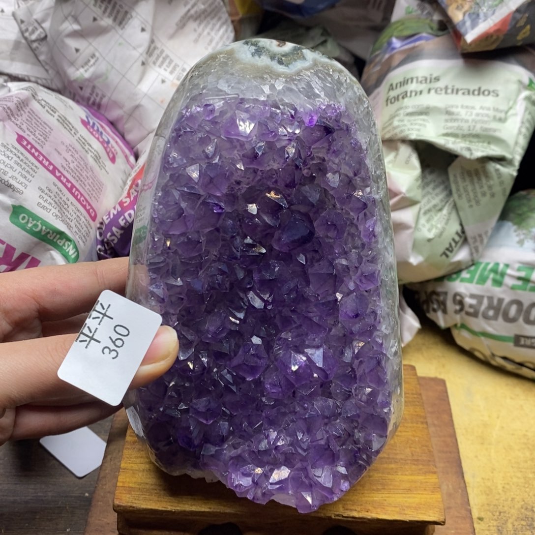 紫晶乌拉圭未镶嵌