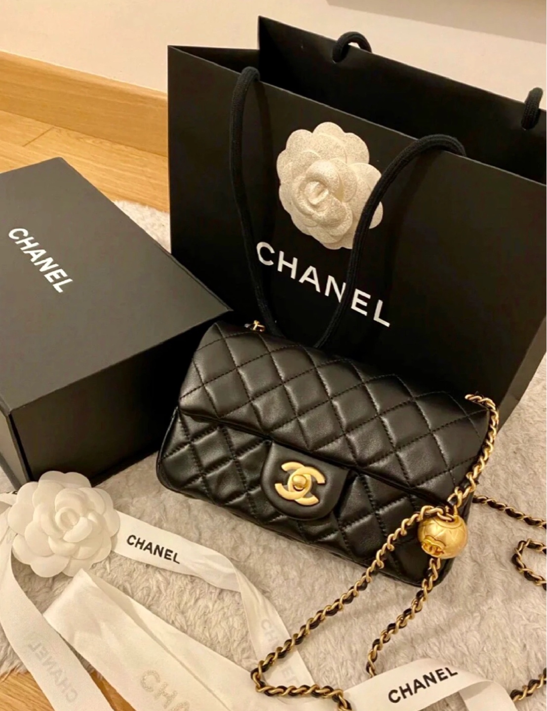 99新 Chanel/香奈儿 黑金金球大mini包 18203283