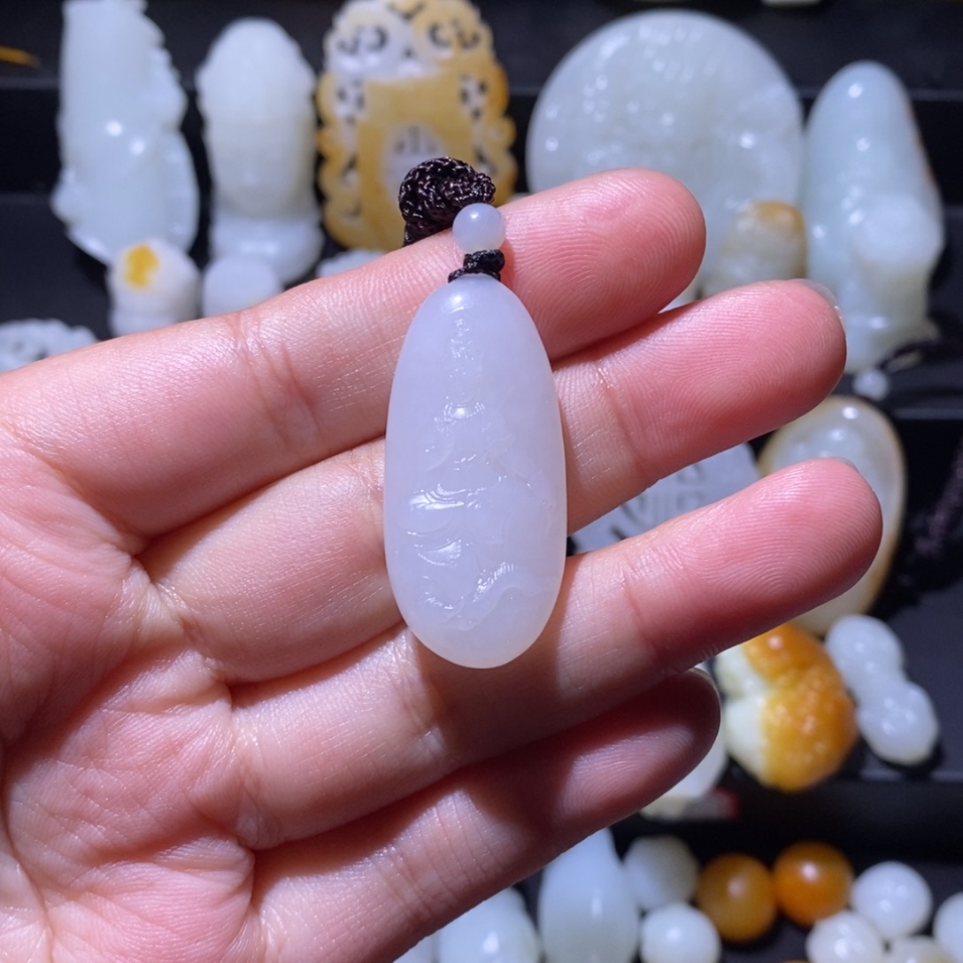 武***生和田玉未镶嵌颈饰