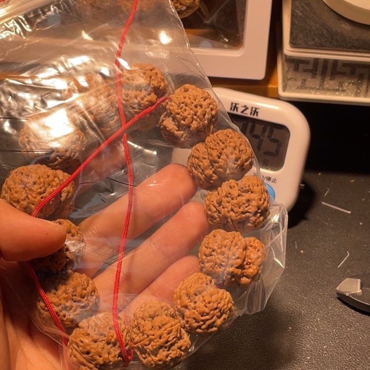 雪***松金刚菩提手串这个