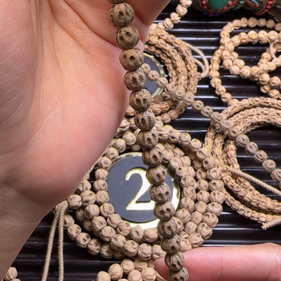 柏香籽/百香籽吊坠澄*