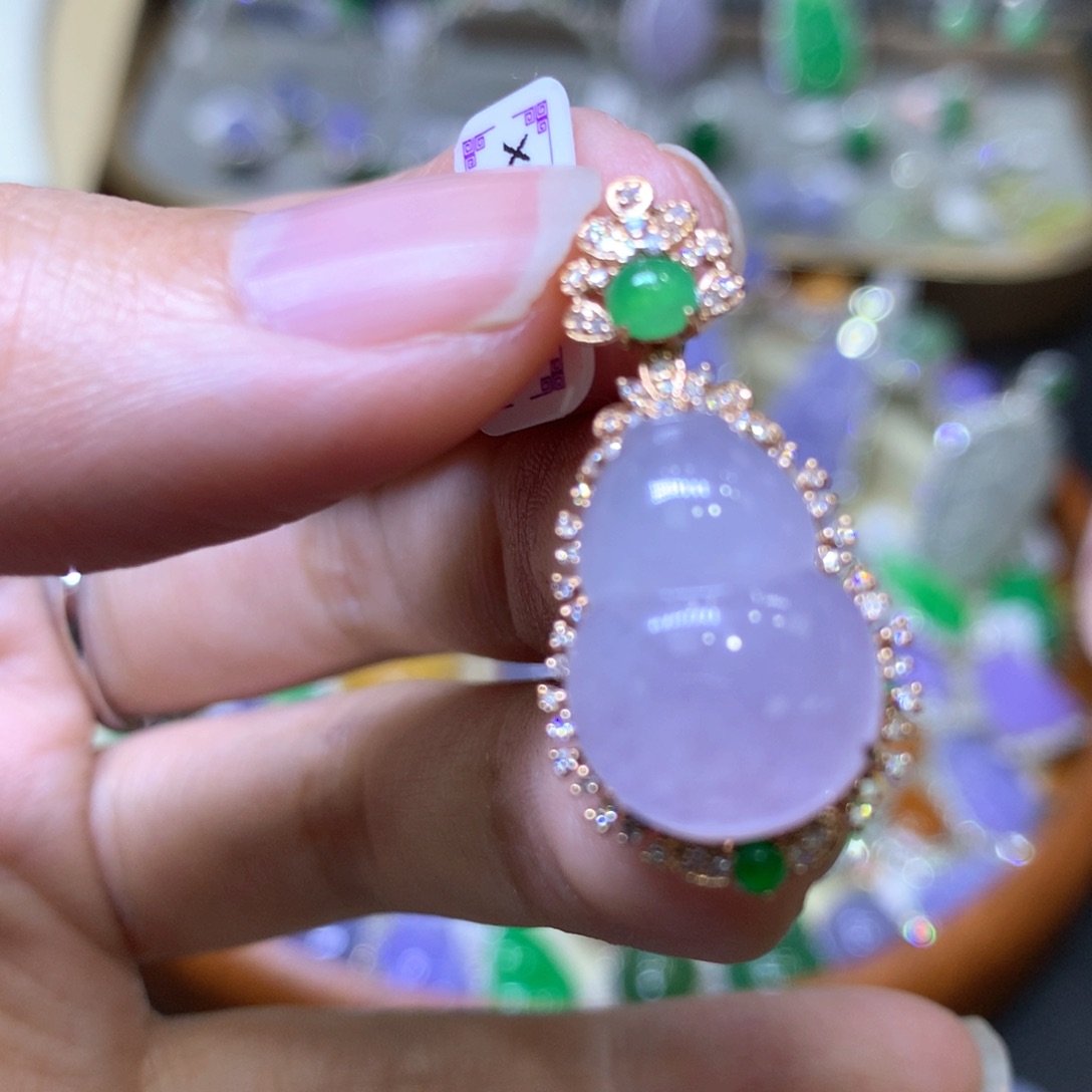 【闪购商品】翡翠颈饰18K金镶嵌翡翠吊坠项链