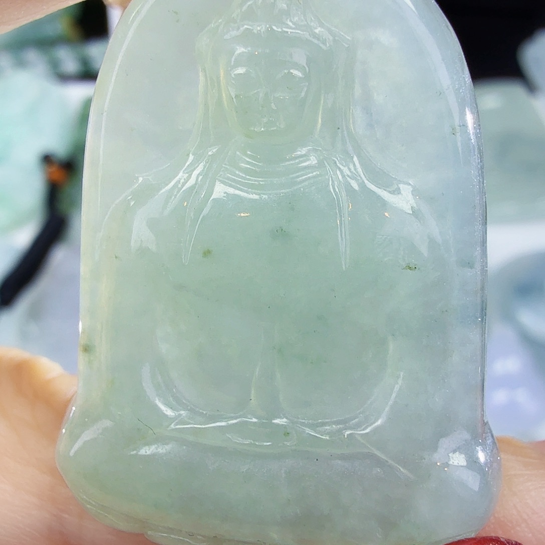 翡翠颈饰未镶嵌素衣