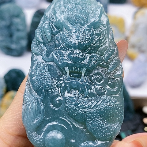 定制翡翠未镶嵌龙