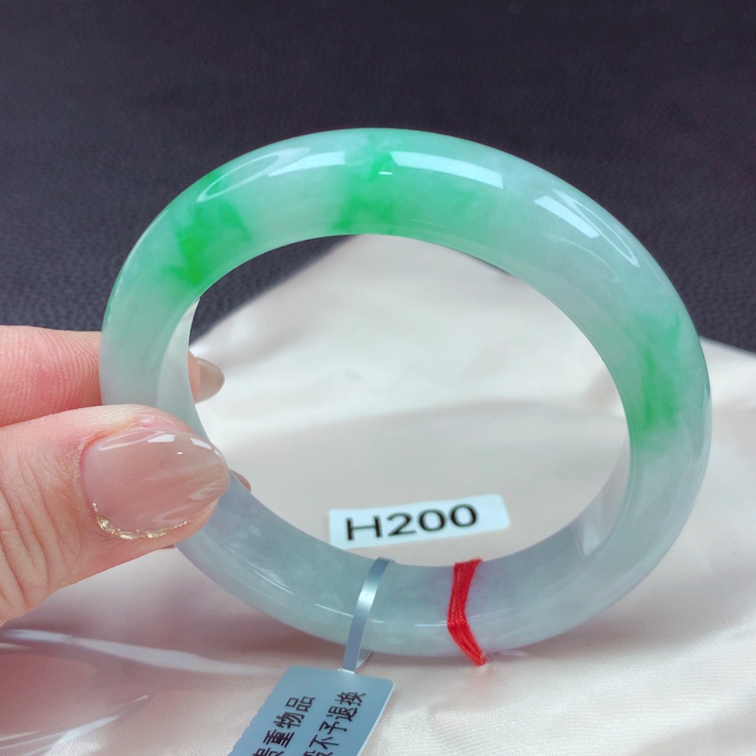 翡翠手镯未镶嵌手镯88