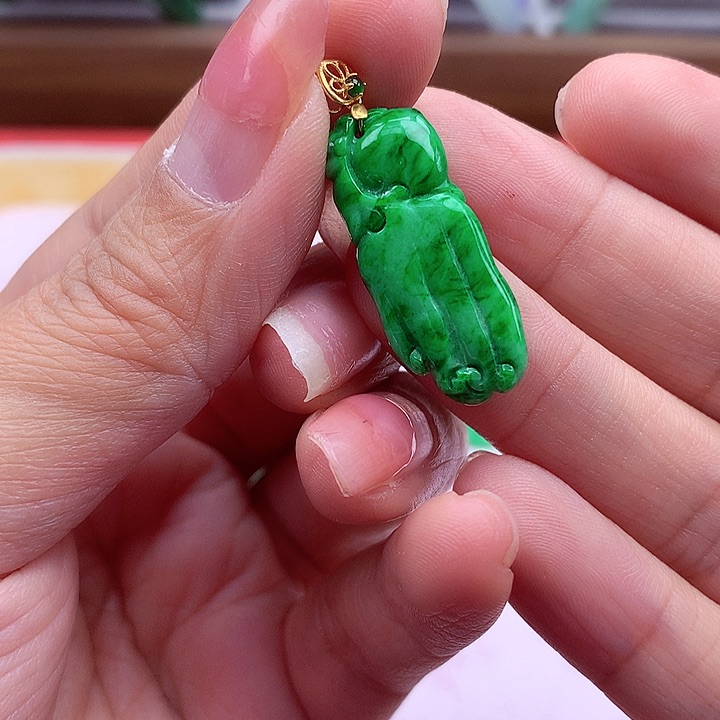 翡翠颈饰18K金镶嵌翡翠