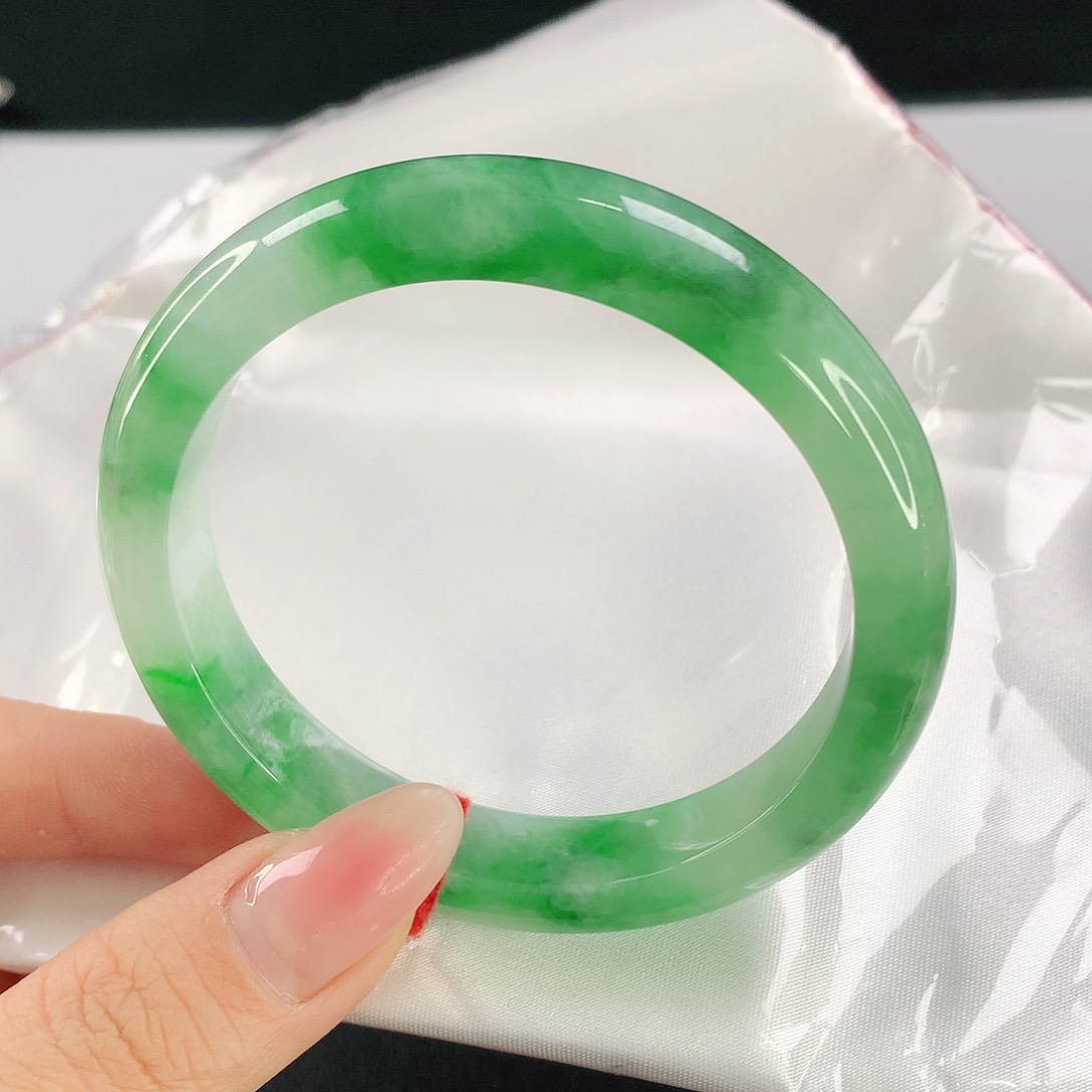 未镶嵌手镯翡翠666