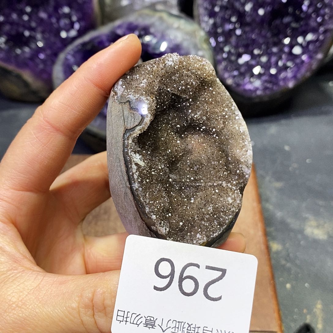 未镶嵌水晶大型摆件（非配饰）
