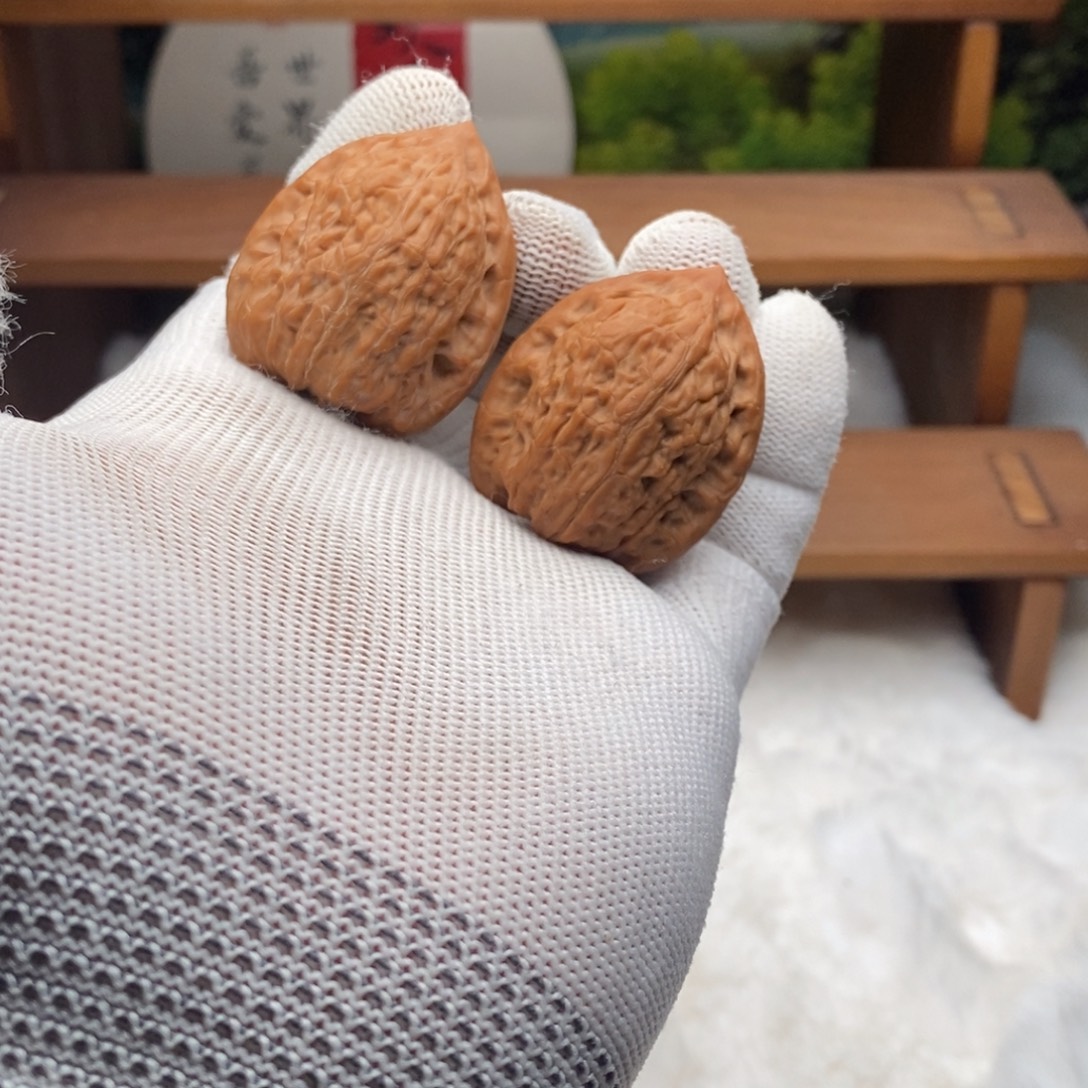 文玩核桃吊坠望天吼