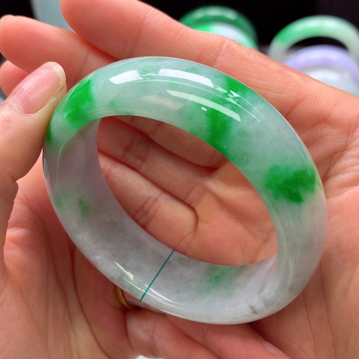 【闪购商品】翡翠手镯未镶嵌呀*达天然翡翠手镯