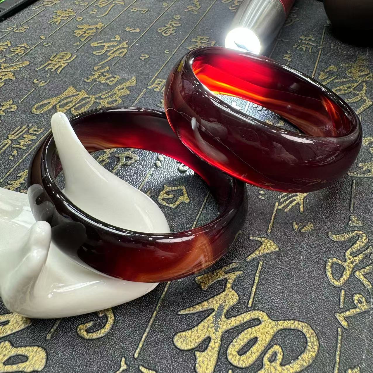 S7638【任会长珠宝】桖灵参珀 玛瑙玉手镯-配礼盒-多样性只发一件