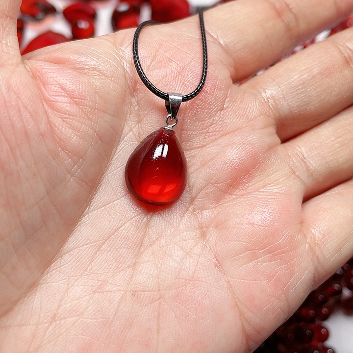 血珀颈饰未镶嵌天然血珀吊坠
