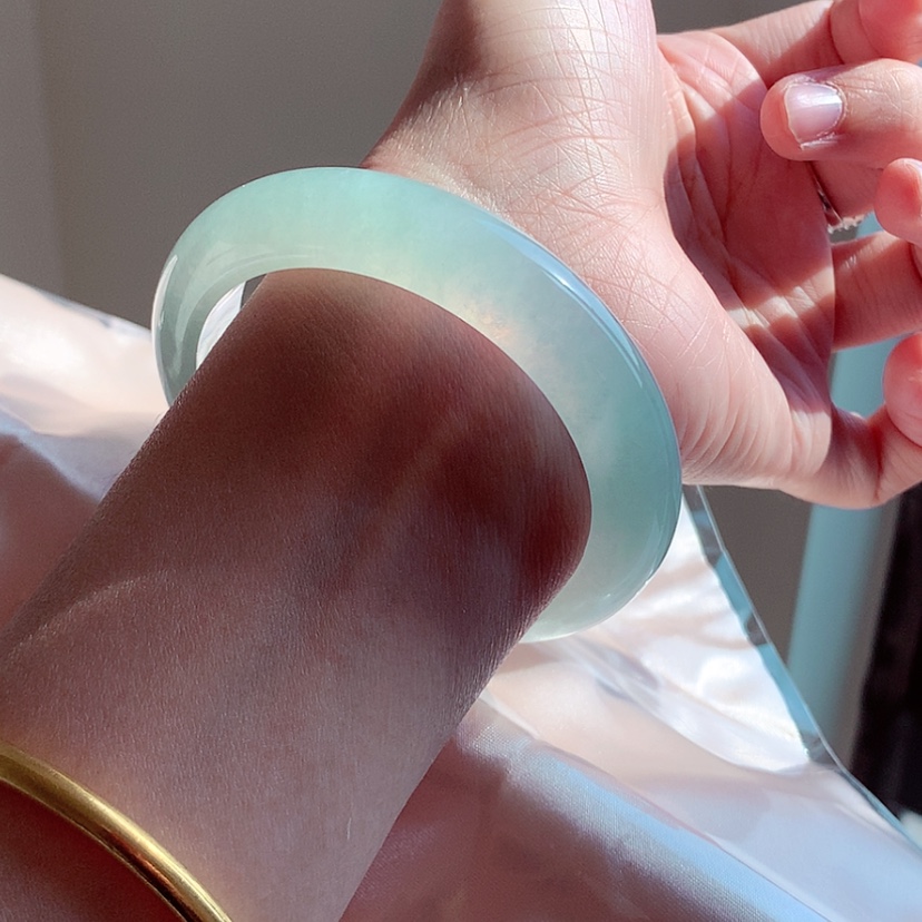 【闪购商品】翡翠手镯未镶嵌57冰晴绿完美超绝A