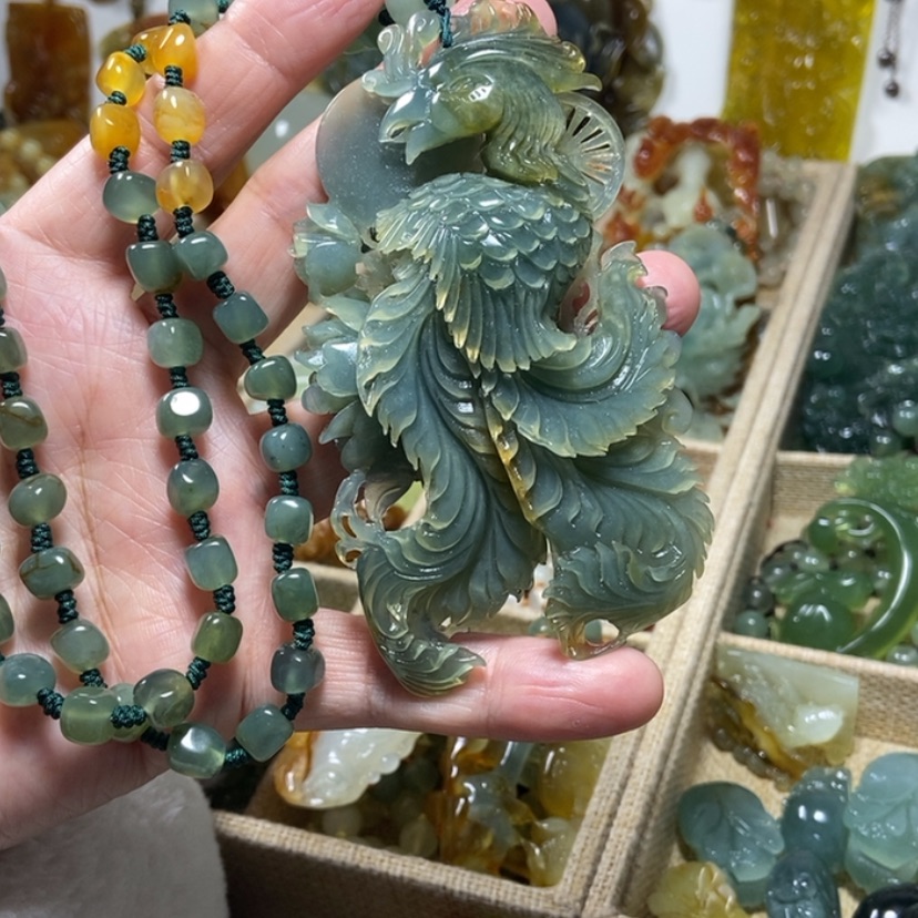 【闪购商品】未镶嵌蛇纹石玉颈饰工*