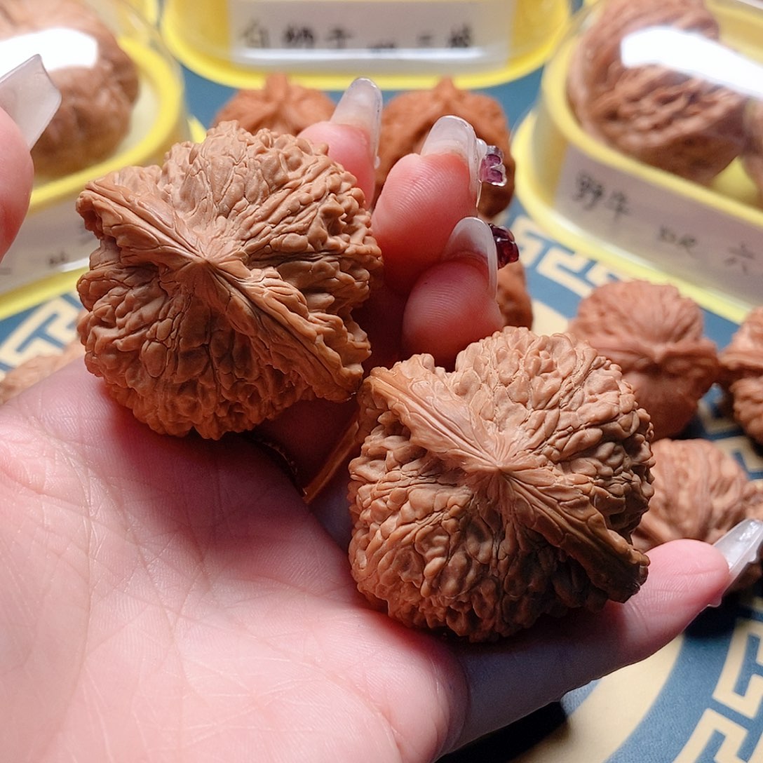 文玩核桃把件牛*牛45满天星