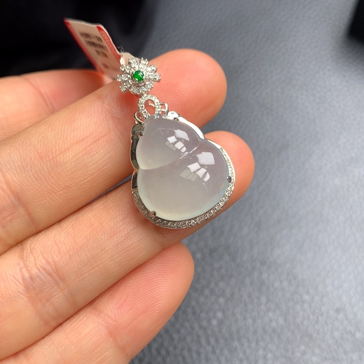 翡翠吊坠(不含链)18K金镶嵌