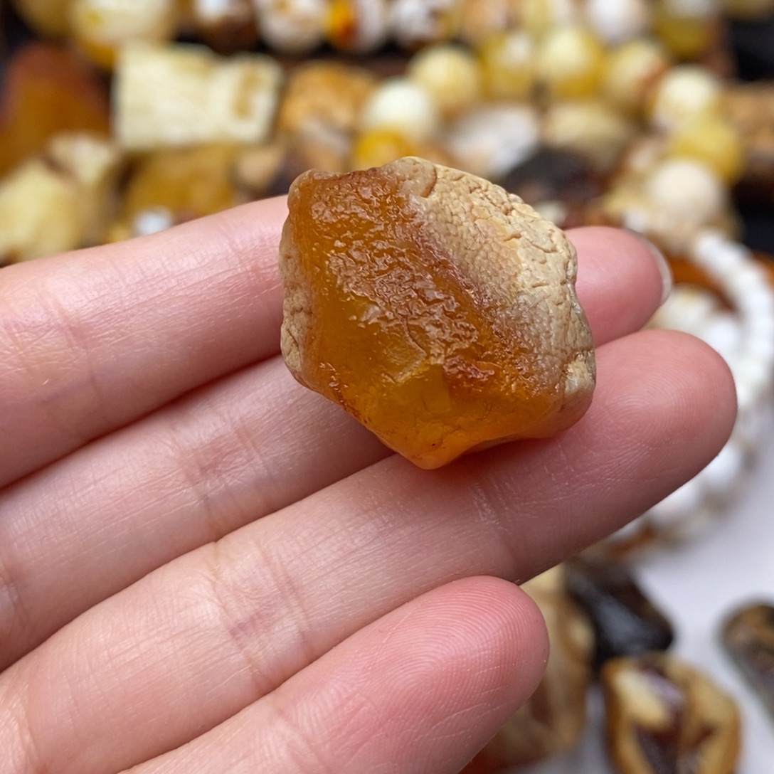 定制琥珀未镶嵌蜜蜡