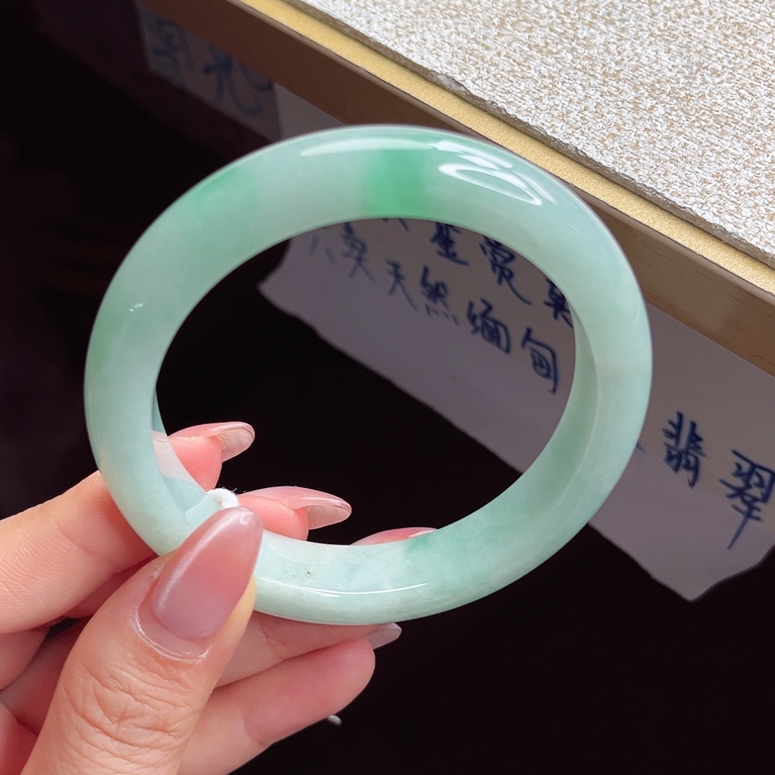 翡翠未镶嵌手镯手镯