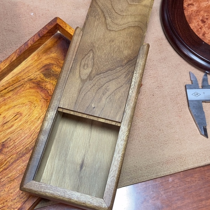 金丝楠抽盒独板榫卯