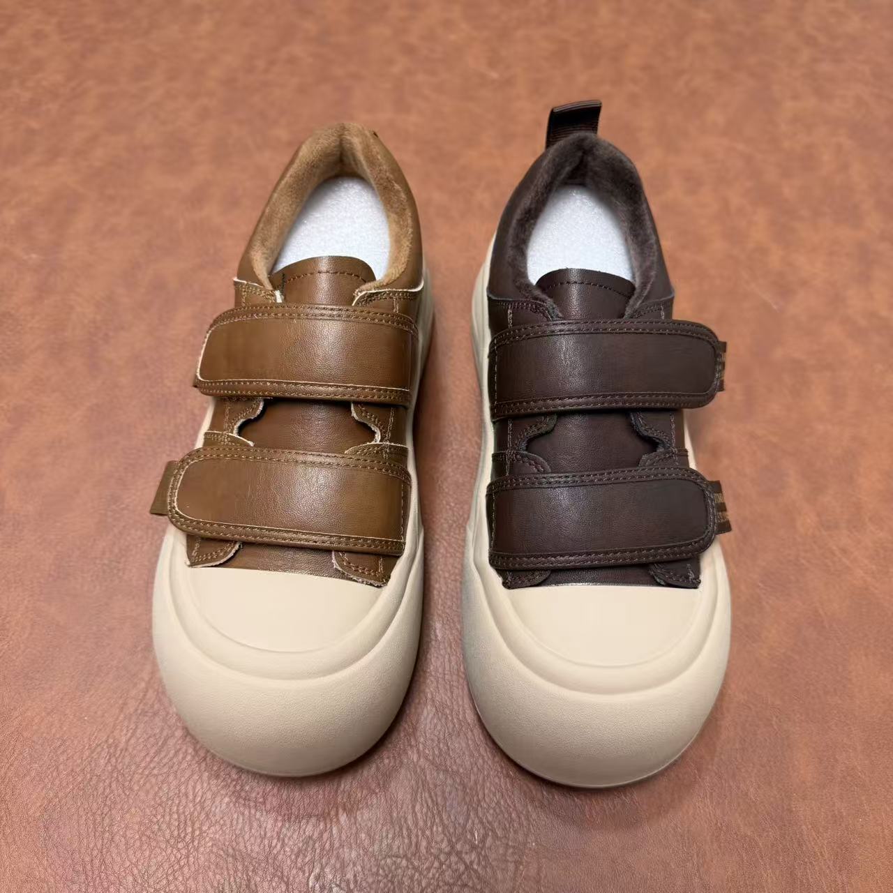 【欧洲站门店新撤】77-901高品质百搭舒适魔术贴加绒时尚休闲板鞋