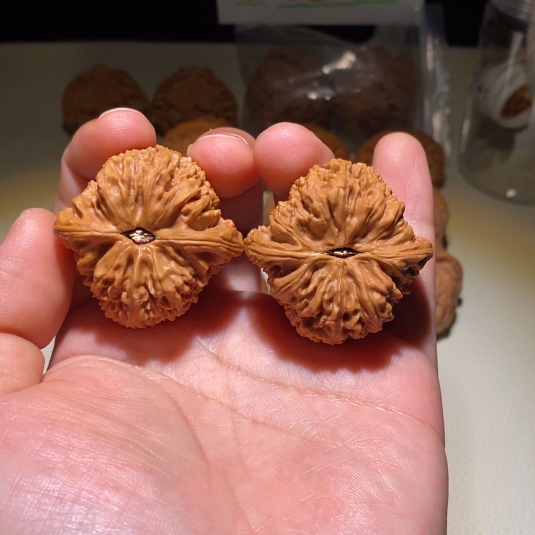 哟***哟文玩核桃把件南疆拉丝0102