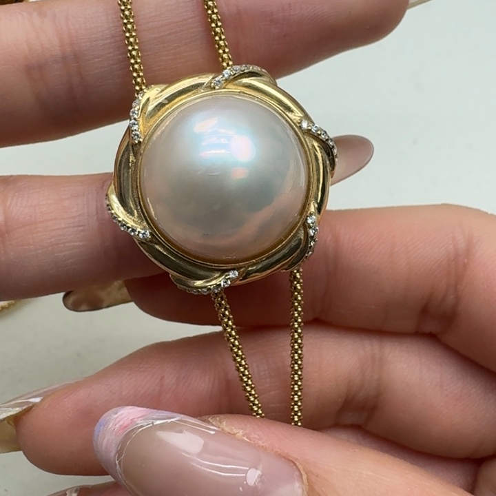 未镶嵌拼合珍珠（马贝珠）颈饰