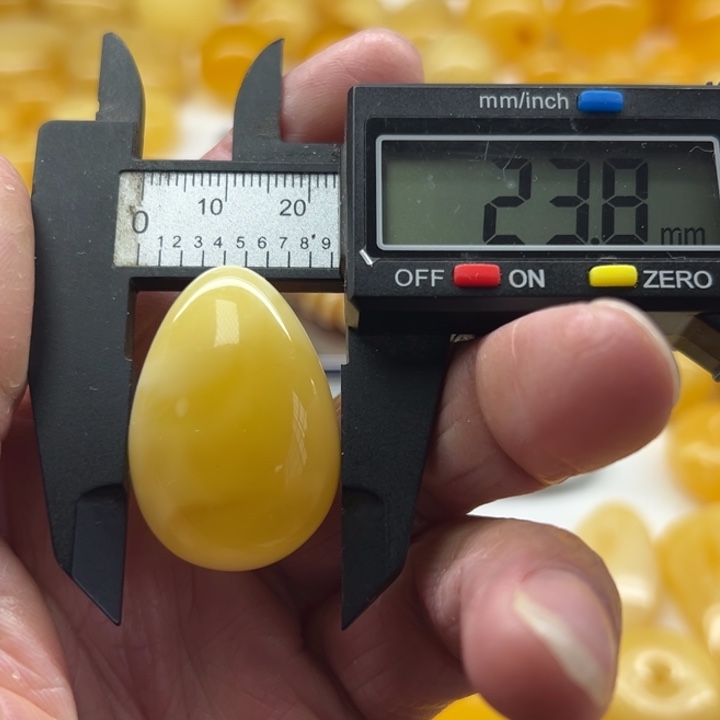 琥珀（矿物珀）未镶嵌裸石