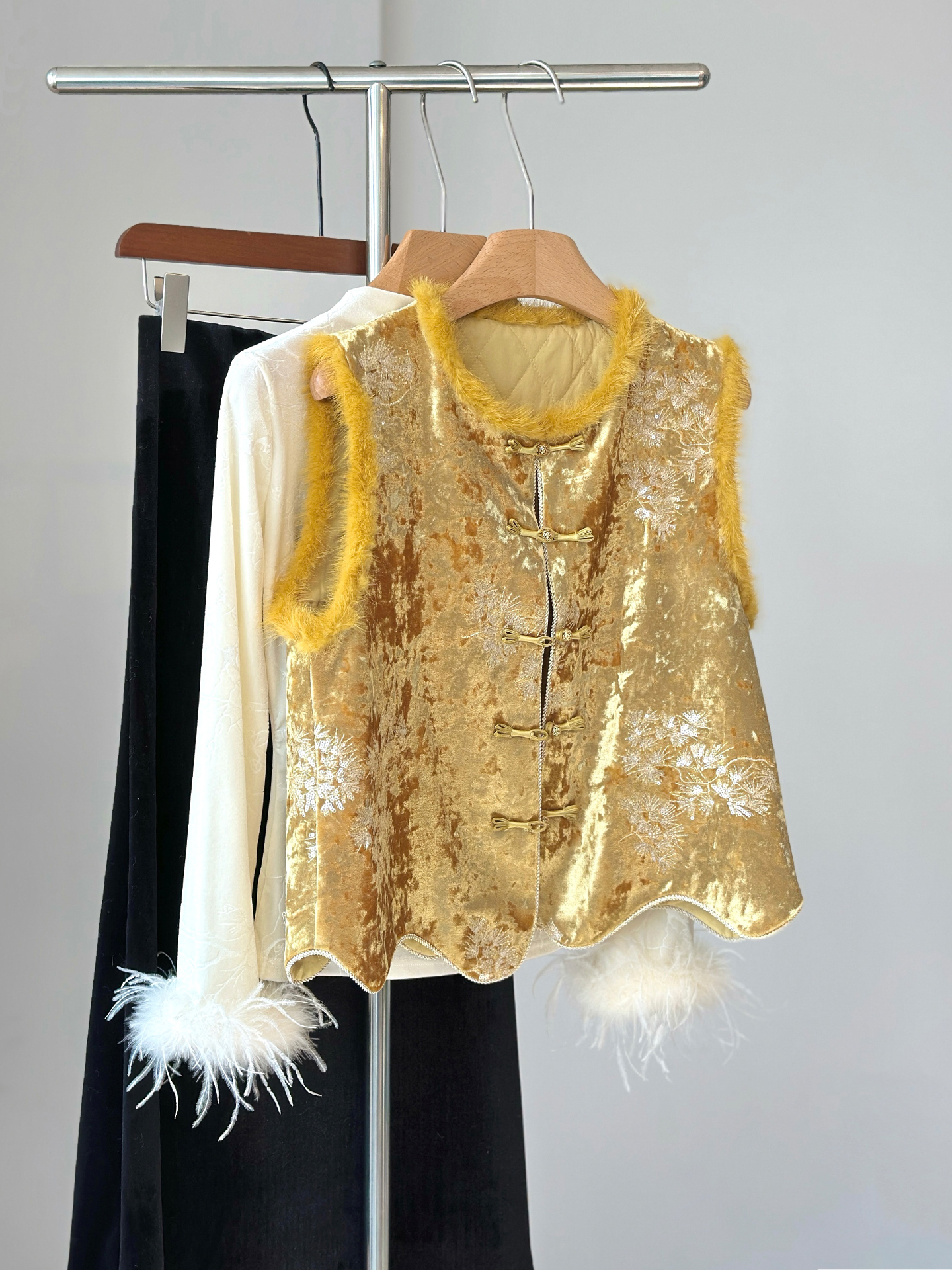 夹棉加厚毛毛边拼接马夹女冬季遮肉保暖时尚减龄新中式百搭上衣