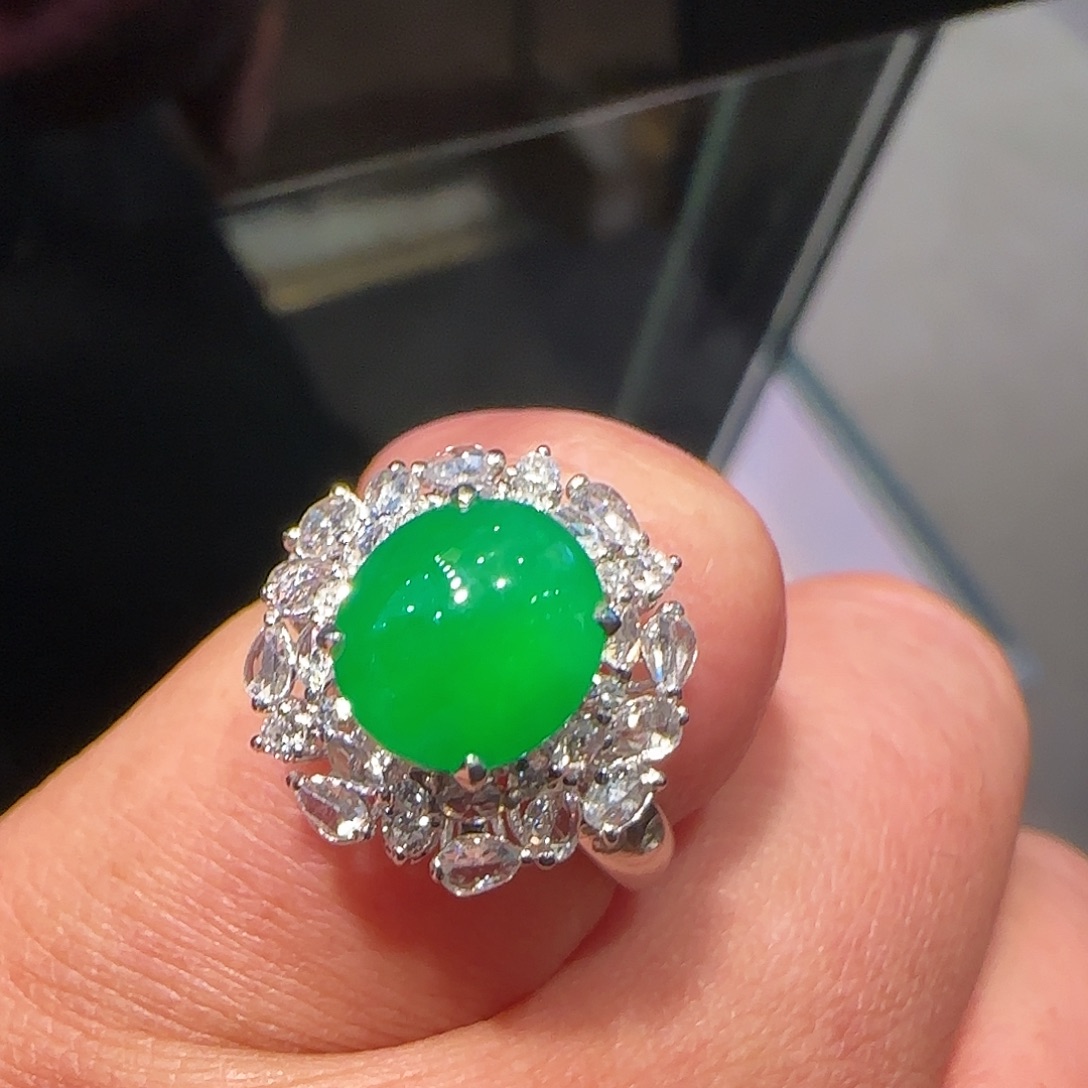 翡翠18K金镶嵌戒指