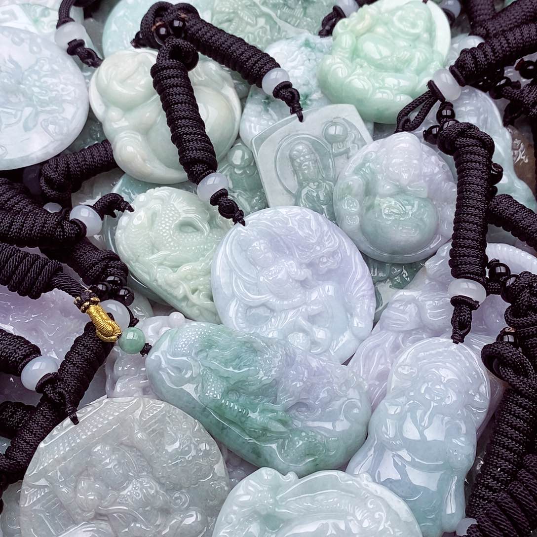 翡翠挂件未镶嵌翡翠