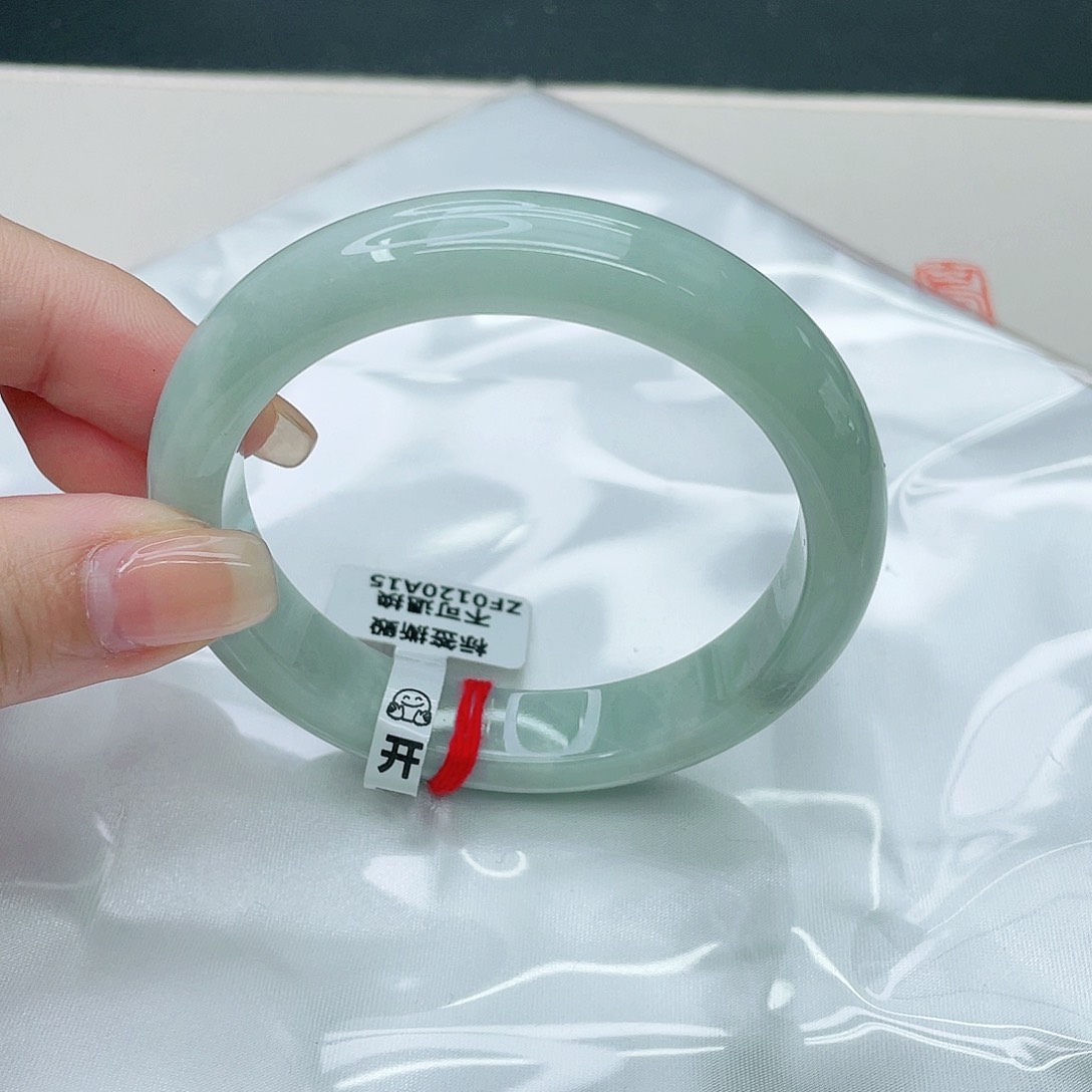 翡翠手镯未镶嵌正57.7