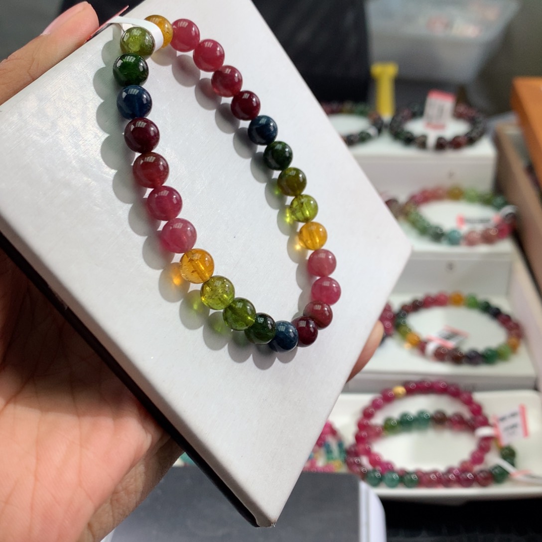 碧玺手链未镶嵌     7.3mm。    