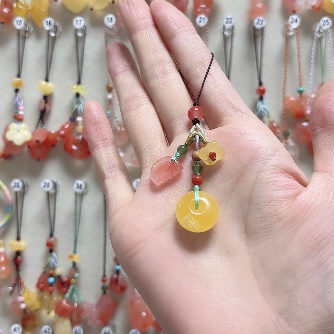 南红玛瑙未镶嵌吊坠(赠链)