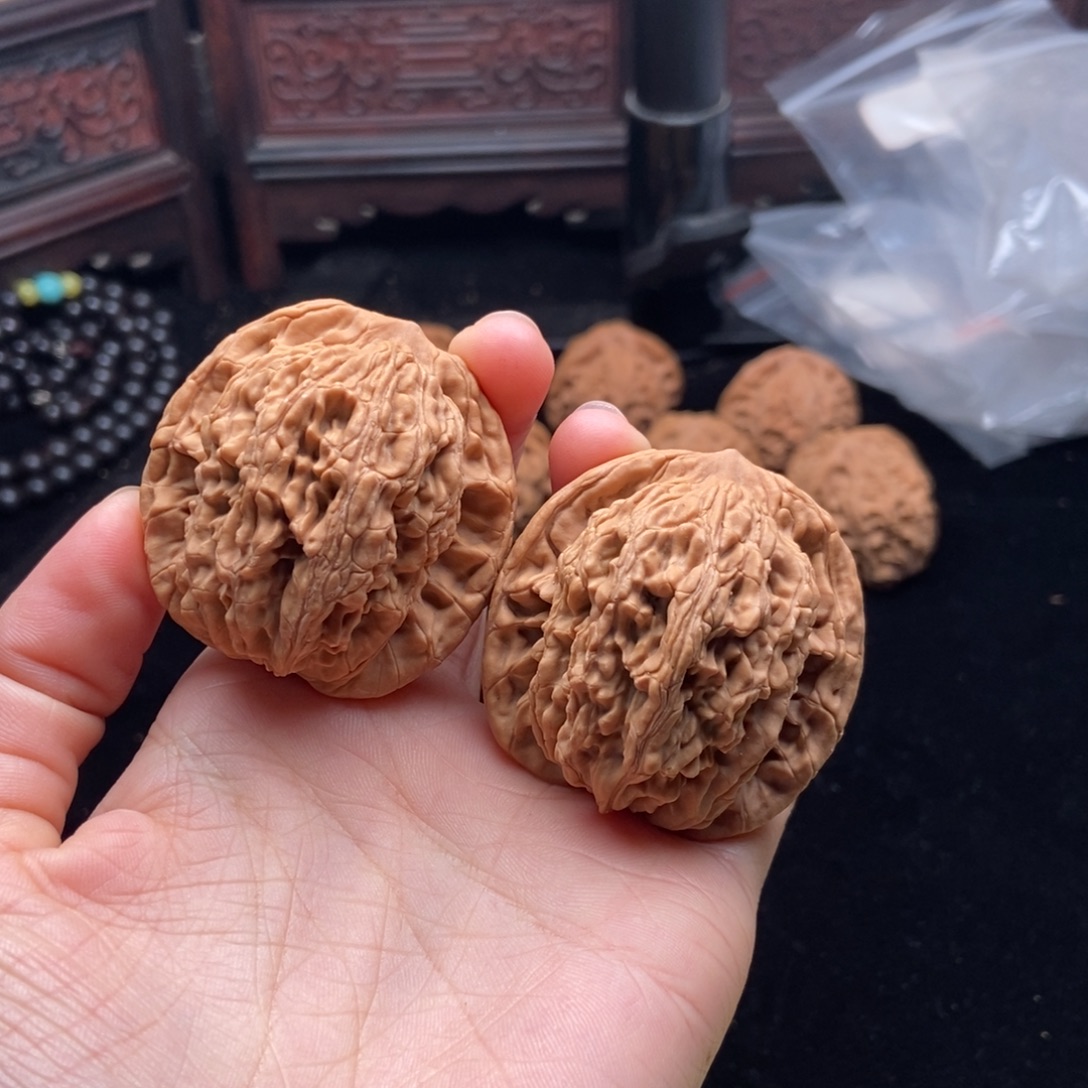 文玩核桃吊坠麦虎