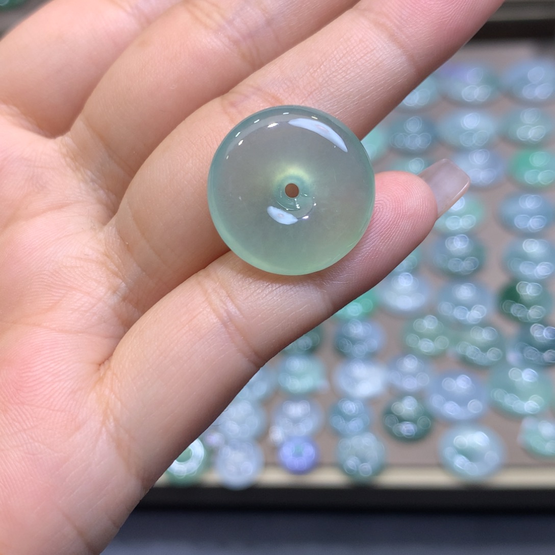 翡翠未镶嵌颈饰平安扣19.2^5.8