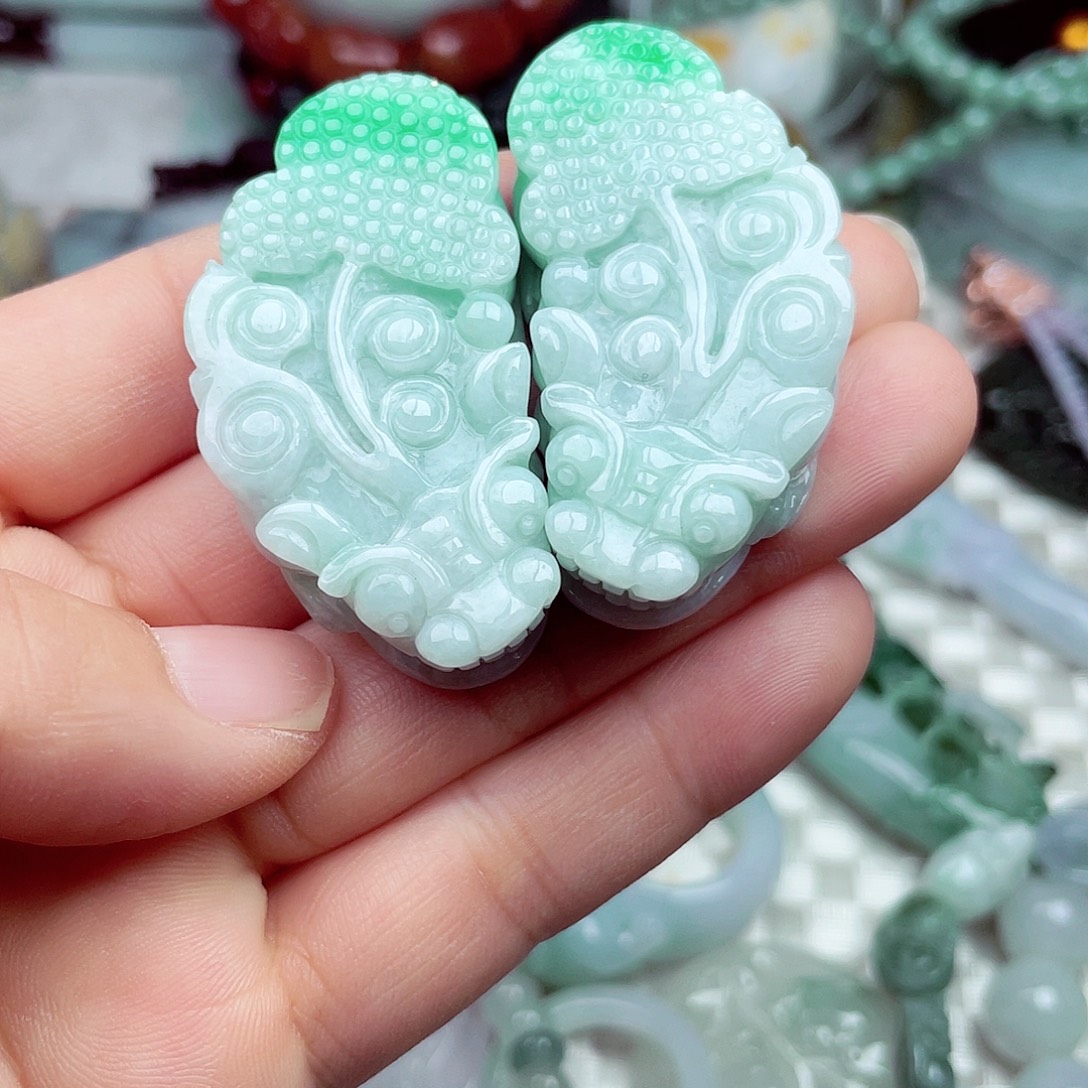 翡翠未镶嵌颈饰翡翠