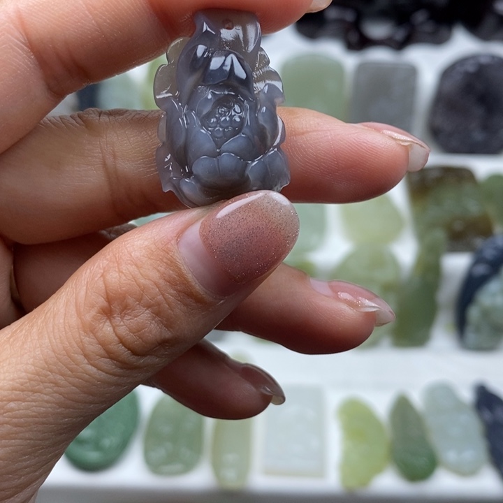 修***中和田玉（糖玉）未镶嵌颈饰